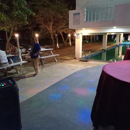 Queen'S Tower Grand Kurunegala Εξωτερικό φωτογραφία