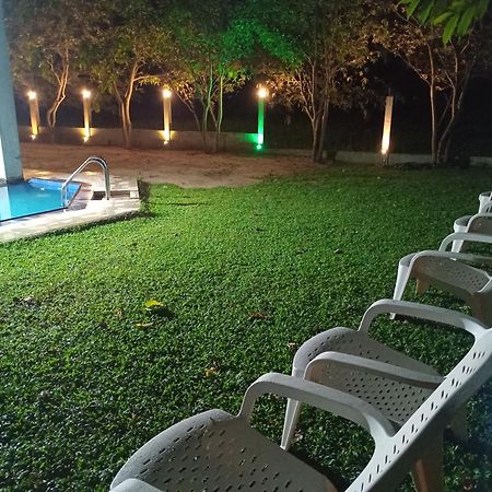 Queen'S Tower Grand Kurunegala Εξωτερικό φωτογραφία
